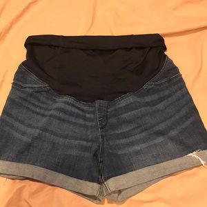 Maternity shorts